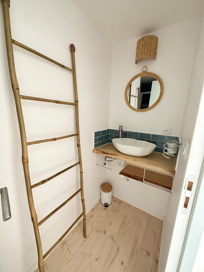 Apartment & 